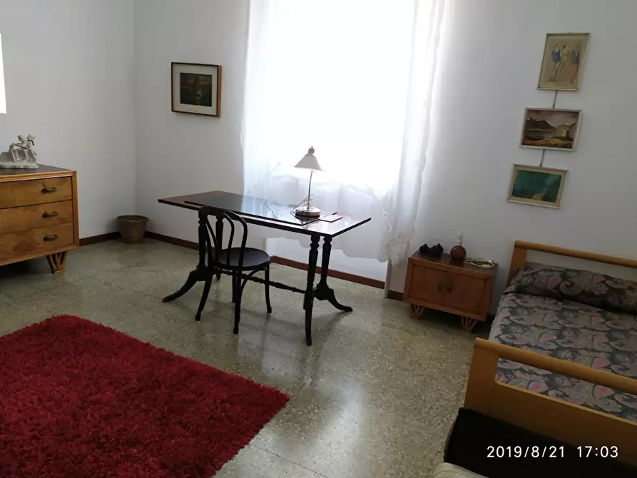 Immagine 2 di Camera in affitto  in Via Carlo Pisacane a Torino