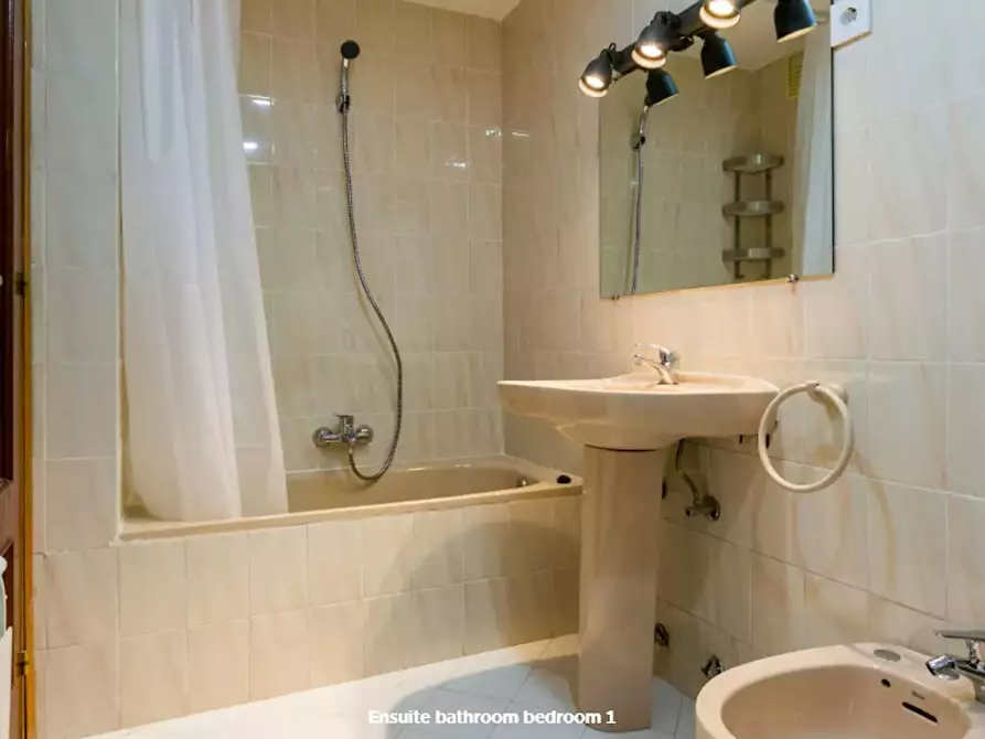 Immagine 10 di Camera in affitto  in Costanilla de los Ángeles a Madrid