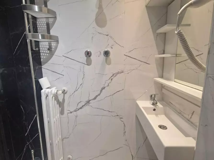 Immagine 7 di Camera condivisa in affitto  in Via dei Serragli a Firenze