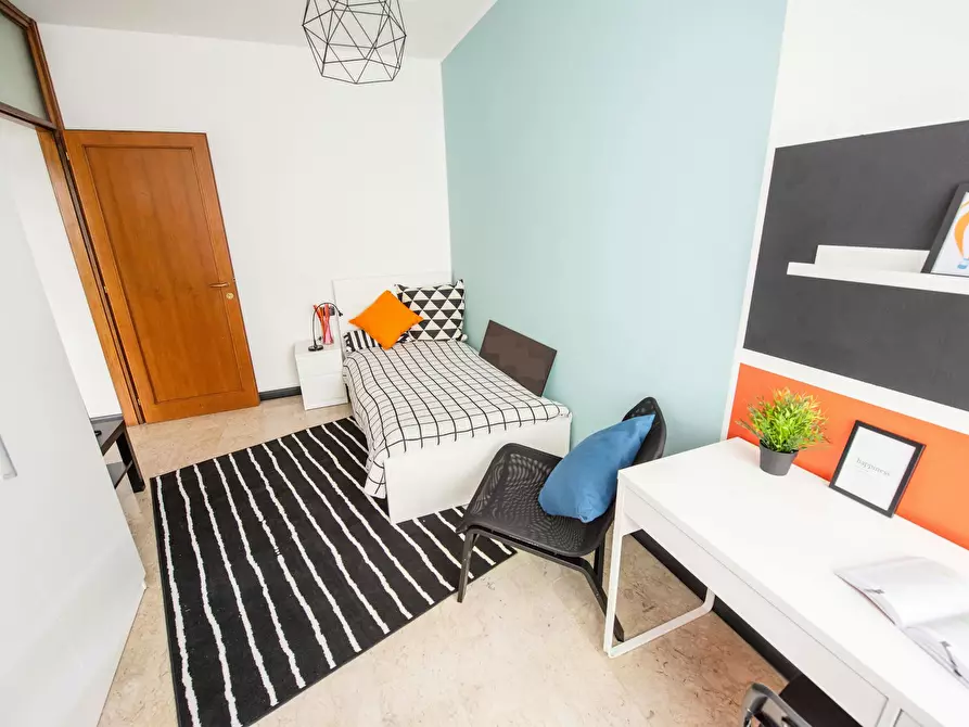 Immagine 2 di Camera in affitto  in Via della Rosta a Udine