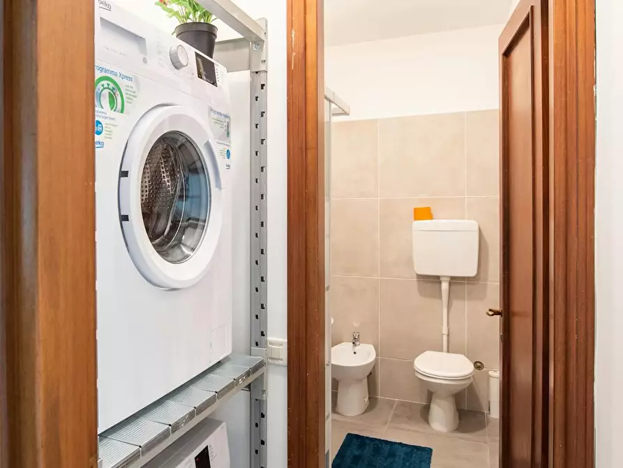 Immagine 9 di Camera in affitto  in Via della Rosta a Udine