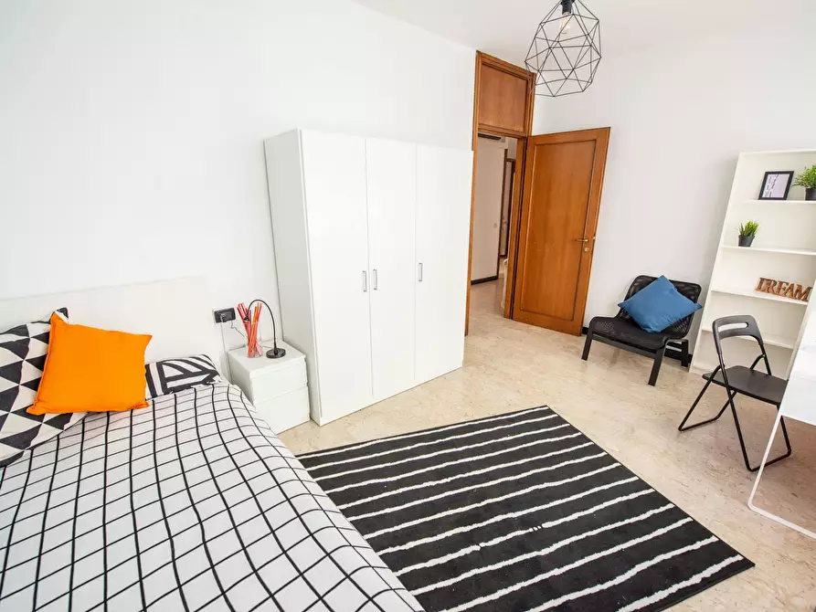 Immagine 2 di Camera in affitto  in Via della Rosta a Udine