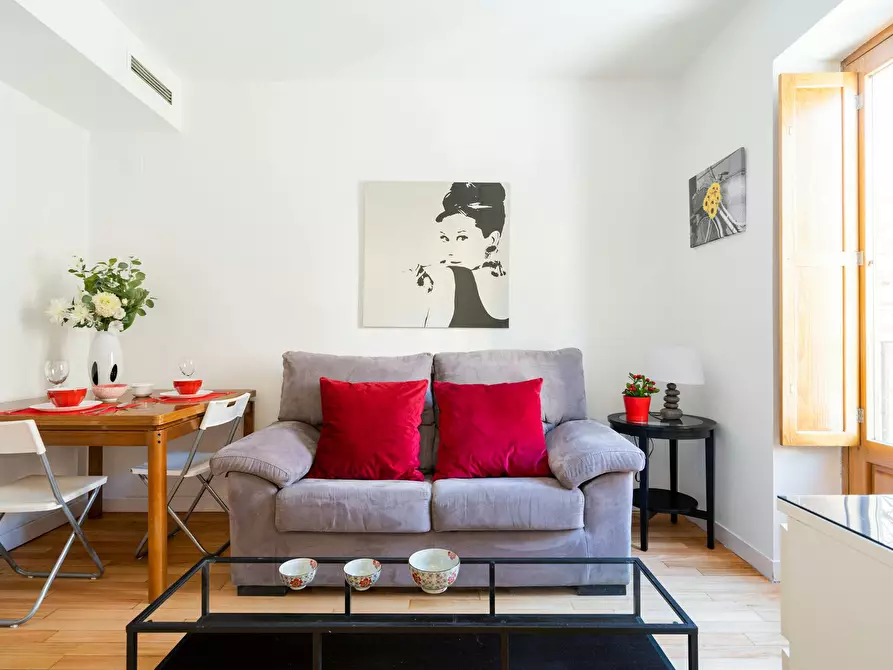 Immagine 4 di Appartamento in affitto  in Calle de Doña Urraca a Madrid