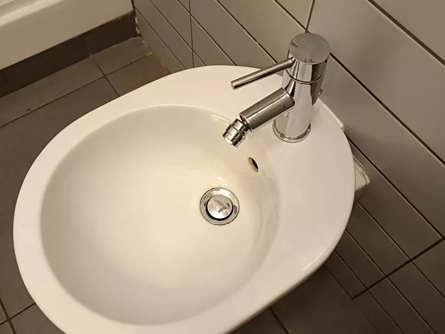 Immagine 10 di Appartamento in affitto  in Via dei Cartari a Roma