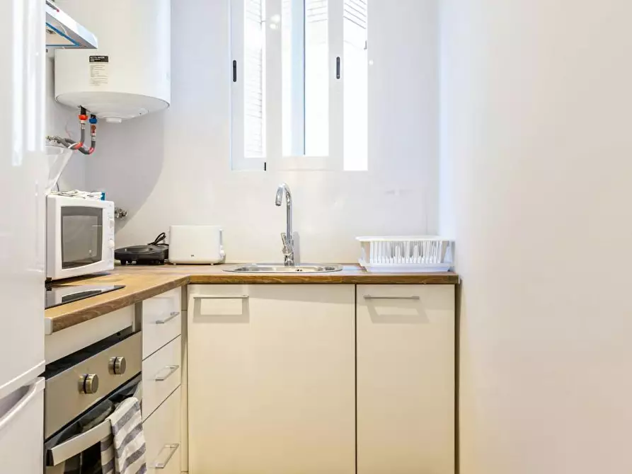 Immagine 5 di Camera in affitto  in Carrer de l'Antiga Travessera a Hospitalet De Llobregat, L'