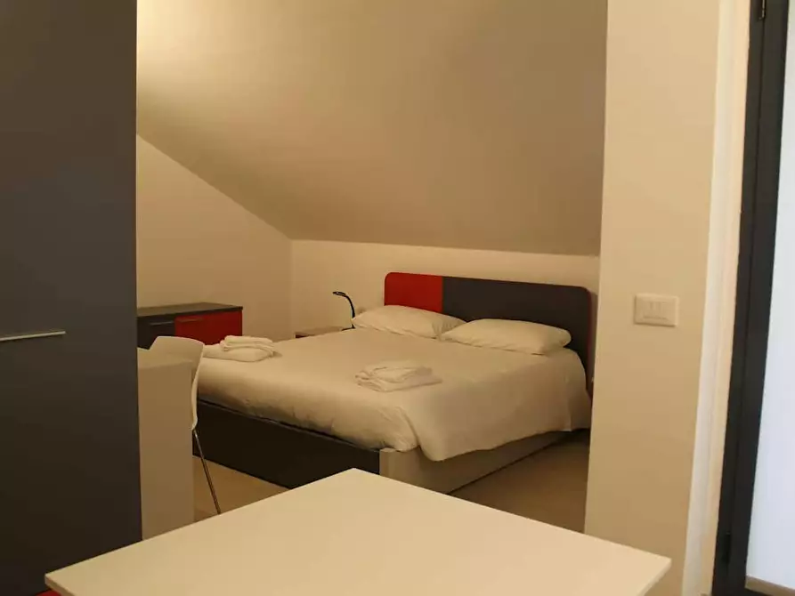 Immagine 6 di Camera in affitto  in Piazza Pietro Francesco Guala a Torino