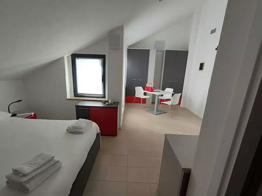 Immagine 2 di Camera in affitto  in Piazza Pietro Francesco Guala a Torino