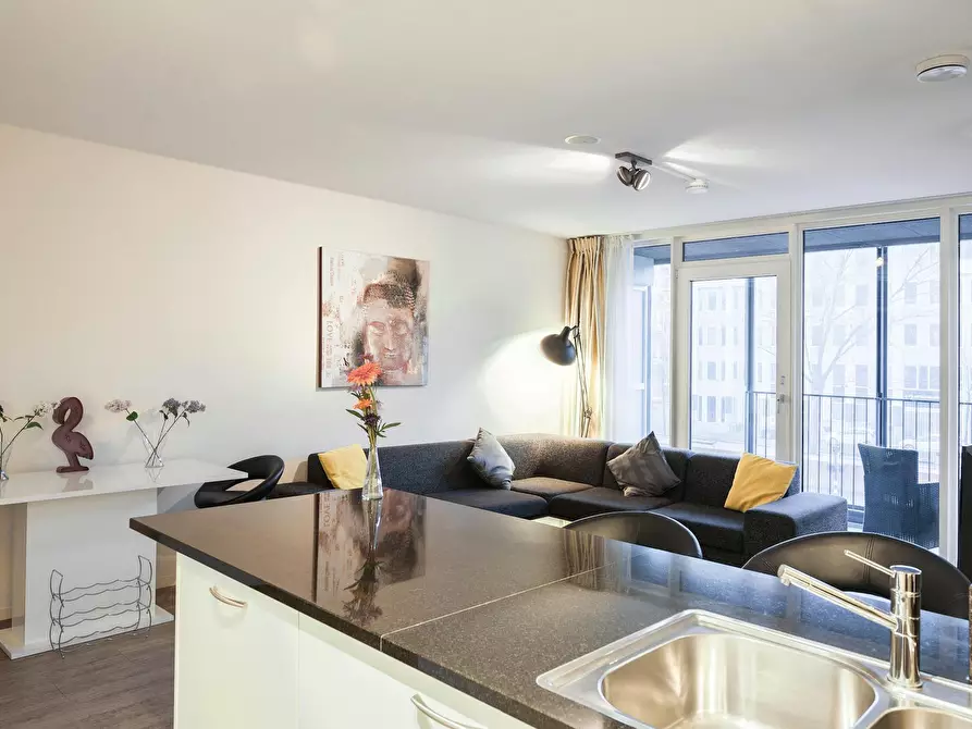 Immagine 2 di Appartamento in affitto  in Kruisplein a Rotterdam