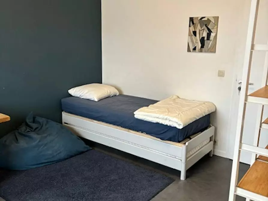 Immagine 1 di Camera in affitto  in Vlezenbeeklaan a Sint-Pieters-Leeuw