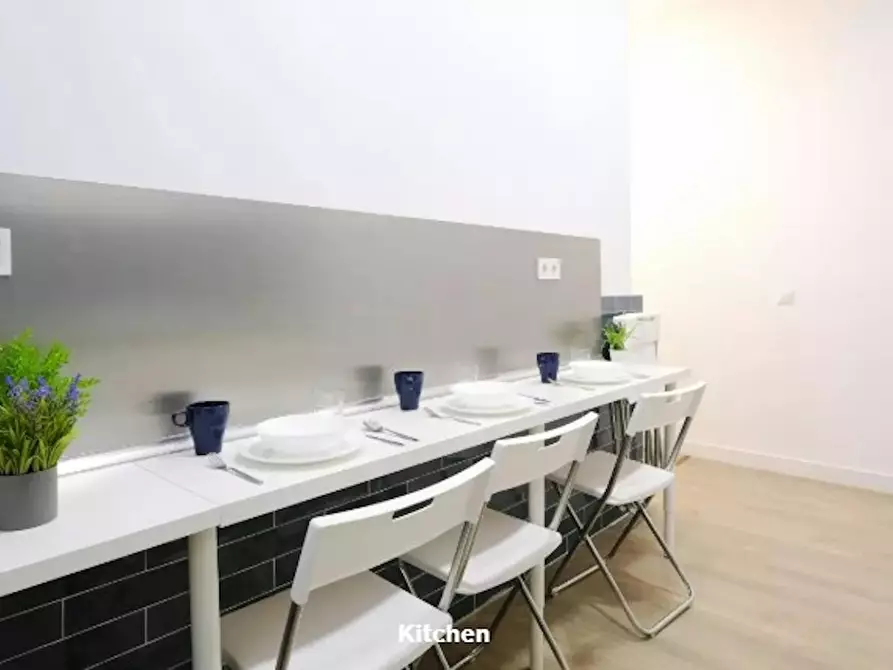 Immagine 6 di Camera in affitto  in Calle de Fernando VI a Madrid