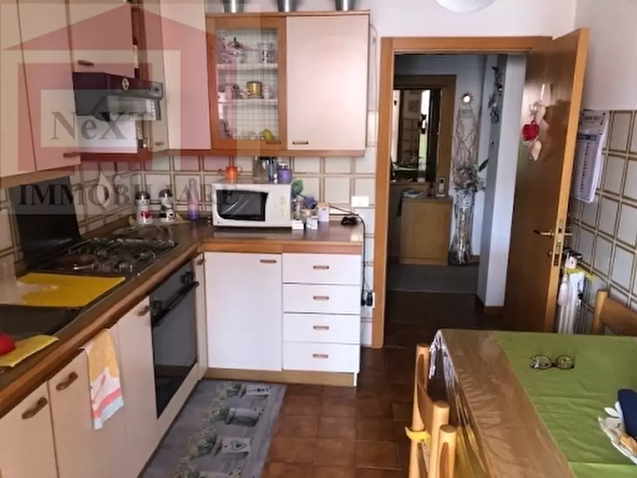 Immagine 4 di Appartamento in vendita  a Greve In Chianti