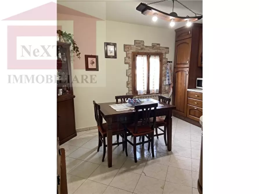 Immagine 5 di Appartamento in vendita  a Figline E Incisa Valdarno