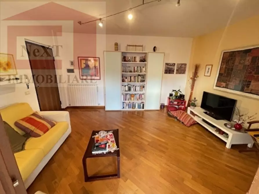 Immagine 1 di Appartamento in vendita  a Figline E Incisa Valdarno