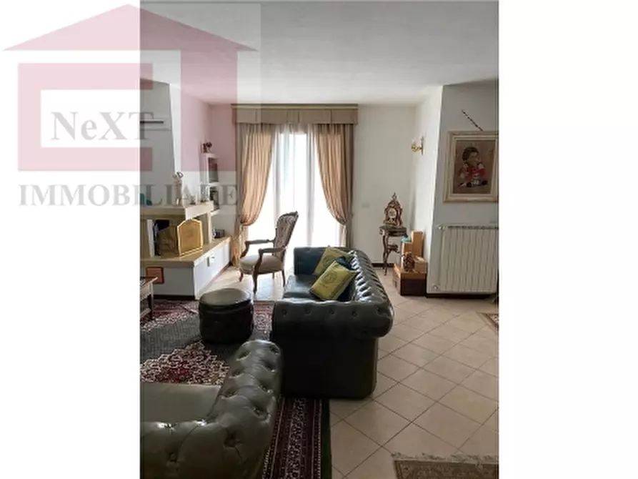 Immagine 1 di Villa in vendita  a Reggello
