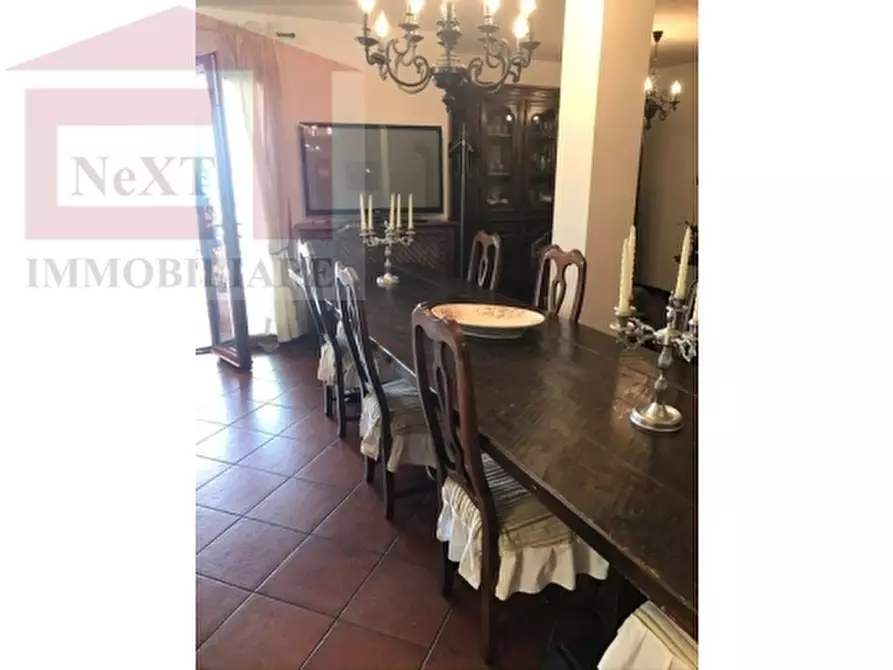 Immagine 7 di Villa in vendita  a Reggello