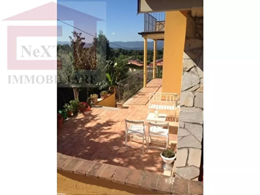 Immagine 16 di Villa in vendita  a Reggello