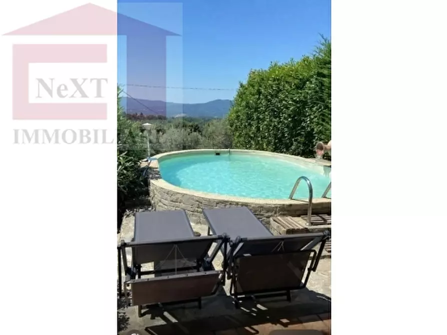 Immagine 17 di Villa in vendita  a Reggello