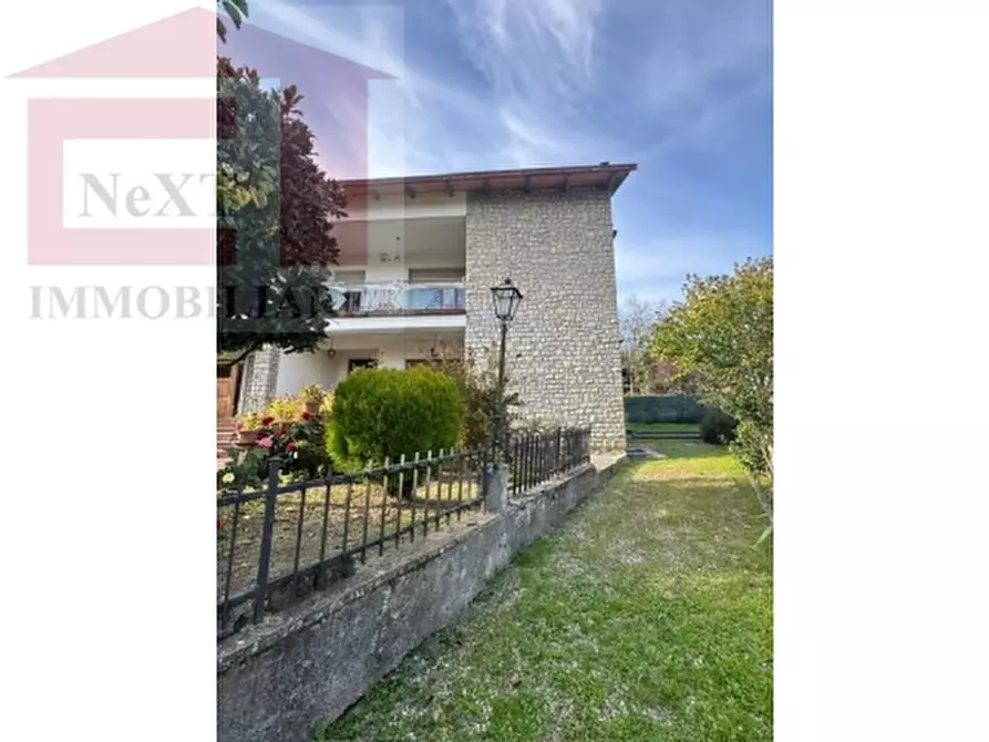 Immagine 1 di Villa in vendita  a Castel San Niccolò