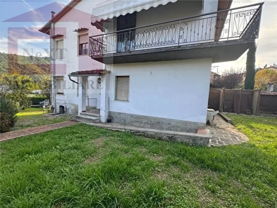 Immagine 3 di Villa in vendita  a Castel San Niccolò