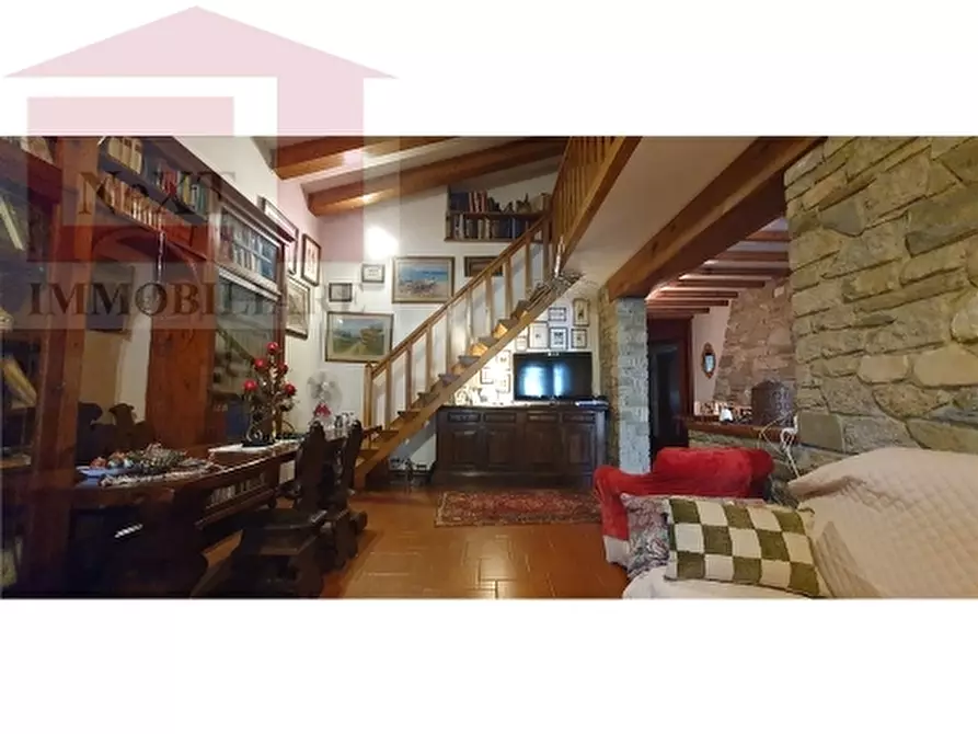 Immagine 2 di Villa in vendita  a Rignano Sull'arno