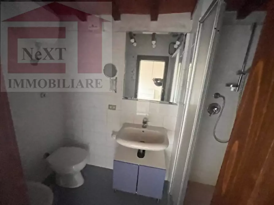 Immagine 7 di Villa in vendita  a Reggello