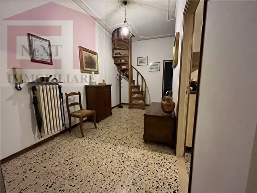 Immagine 11 di Villa in vendita  a Rignano Sull'arno