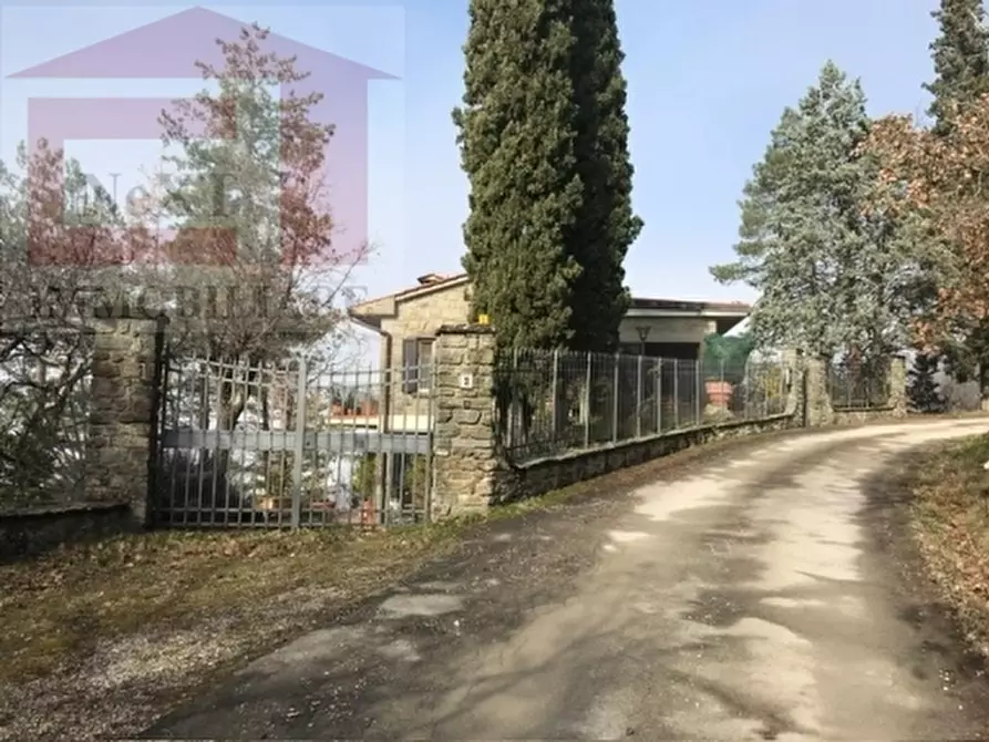 Immagine 1 di Villa in vendita  a Pelago