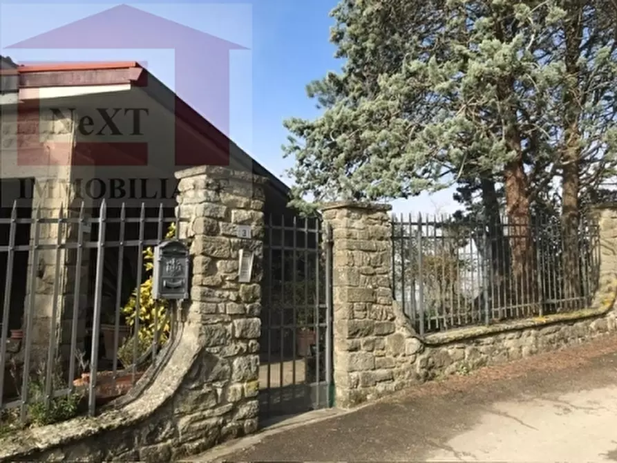 Immagine 2 di Villa in vendita  a Pelago