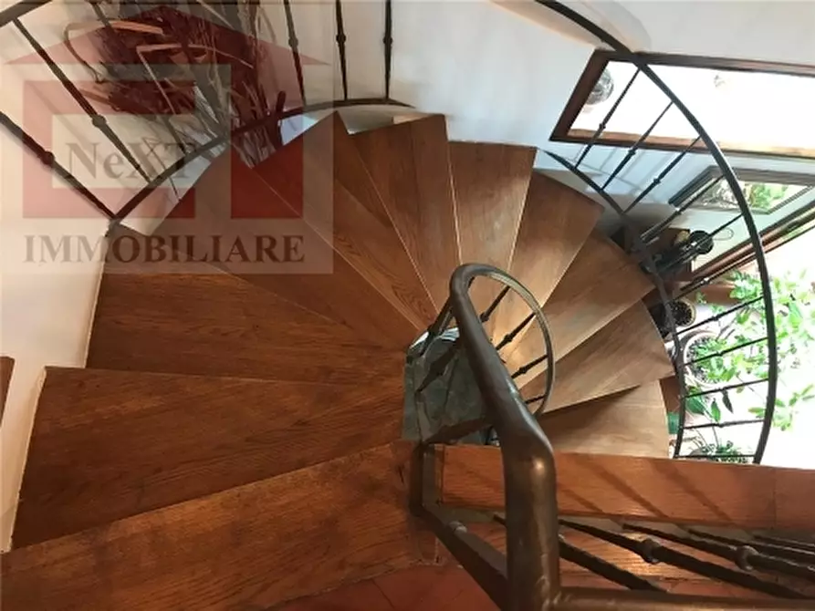 Immagine 9 di Villa in vendita  a Pelago