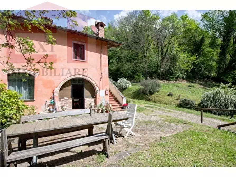 Immagine 2 di Rustico / casale in vendita  a Reggello