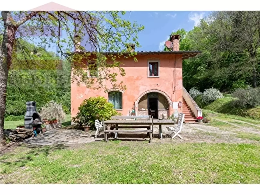 Immagine 3 di Rustico / casale in vendita  a Reggello