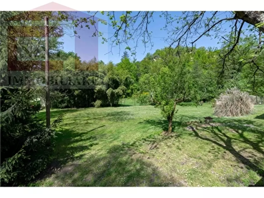 Immagine 6 di Rustico / casale in vendita  a Reggello