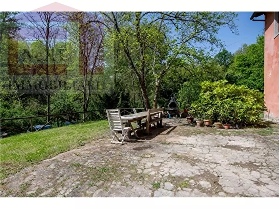 Immagine 27 di Rustico / casale in vendita  a Reggello