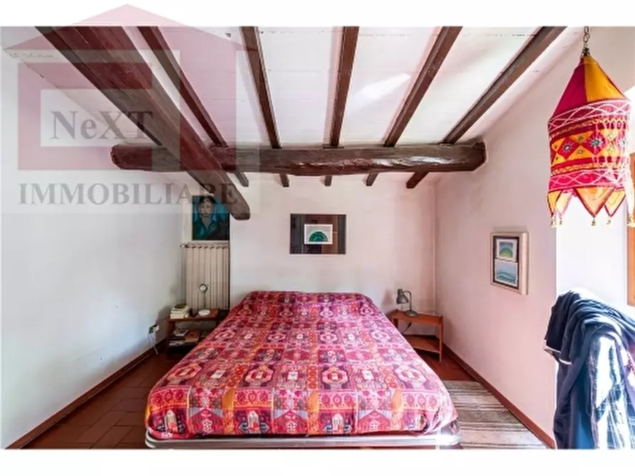 Immagine 45 di Rustico / casale in vendita  a Reggello