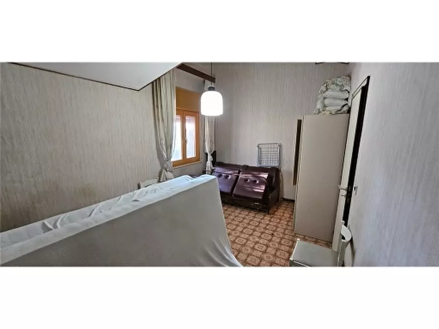 Immagine 13 di Appartamento in vendita  a Ravenna