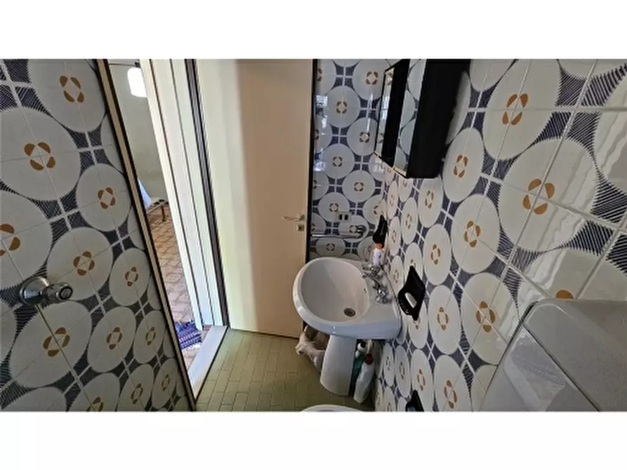 Immagine 19 di Appartamento in vendita  a Ravenna