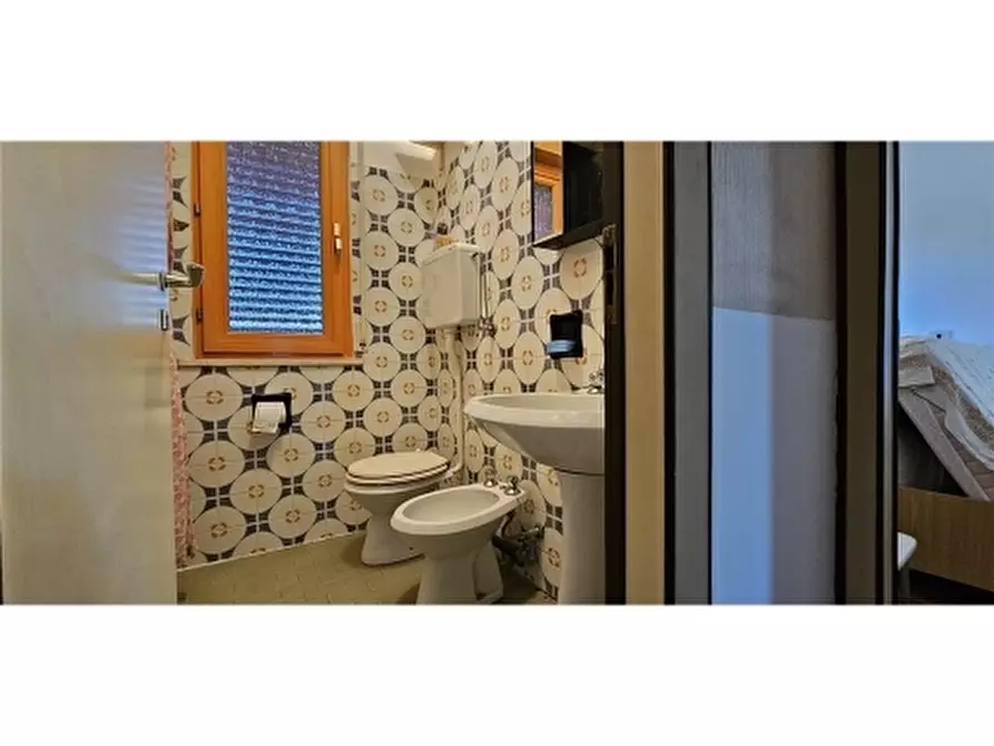 Immagine 22 di Appartamento in vendita  a Ravenna