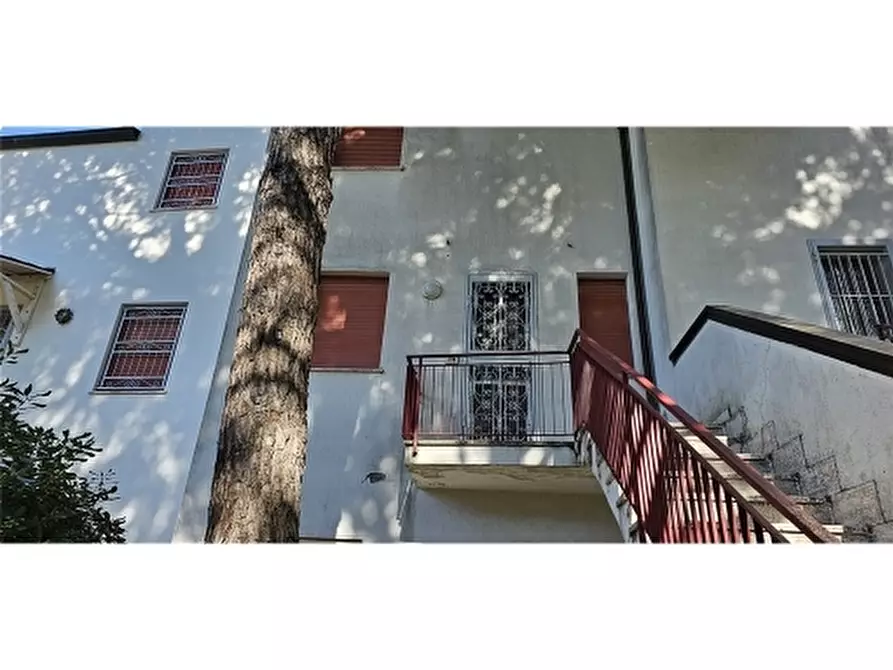 Immagine 32 di Appartamento in vendita  a Ravenna