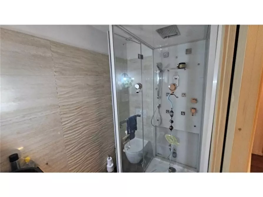 Immagine 10 di Appartamento in vendita  a Firenze