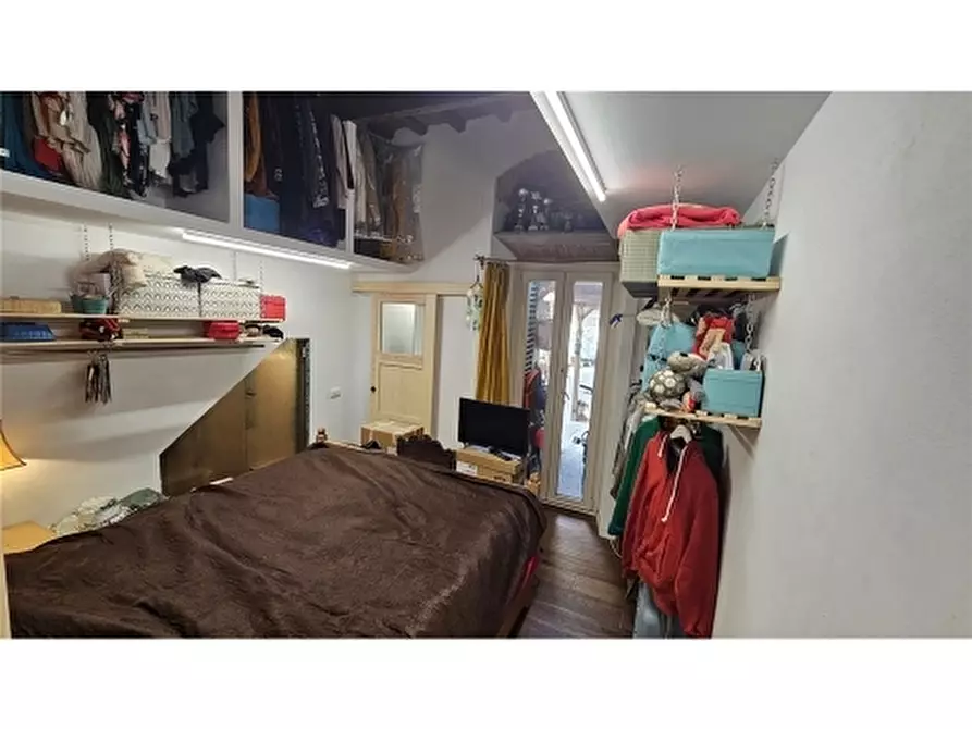 Immagine 13 di Appartamento in vendita  a Firenze
