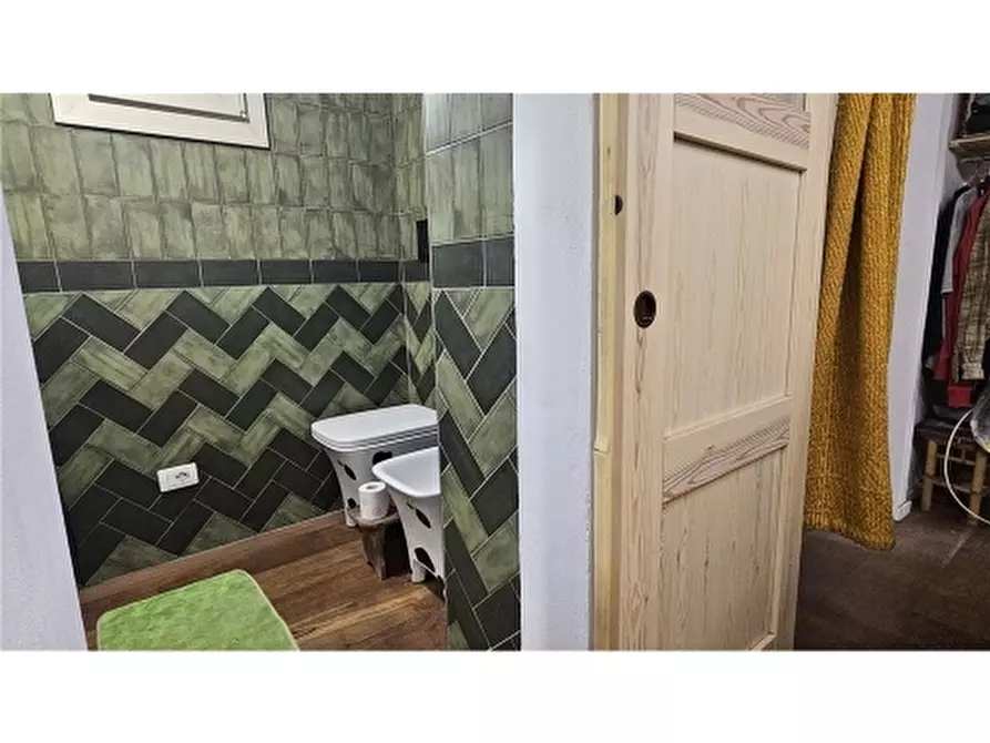 Immagine 16 di Appartamento in vendita  a Firenze