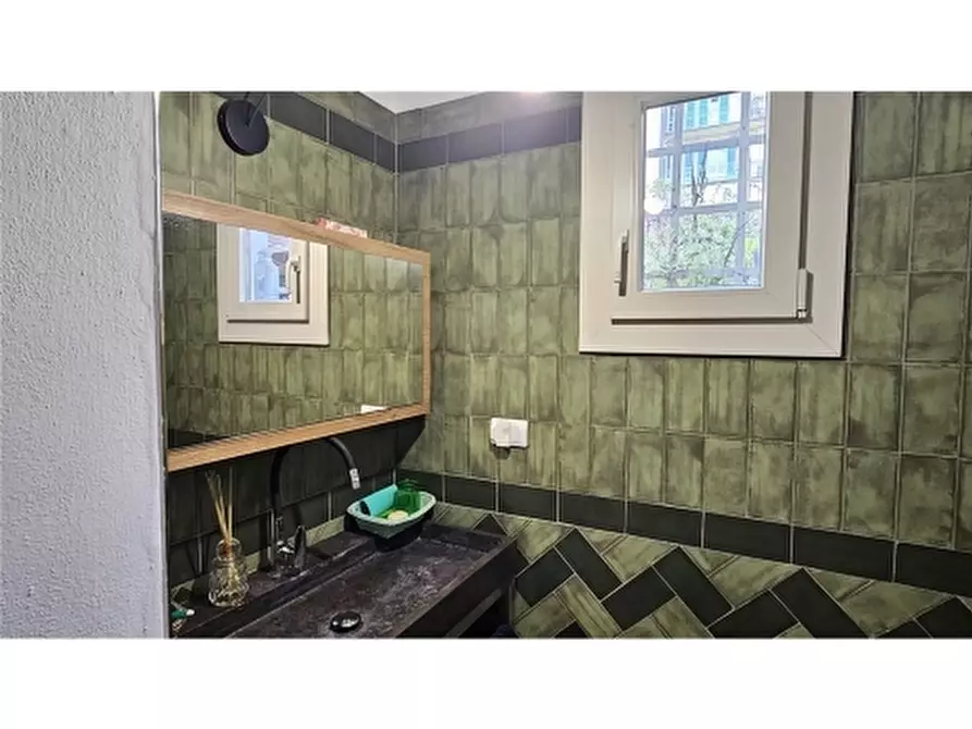 Immagine 18 di Appartamento in vendita  a Firenze