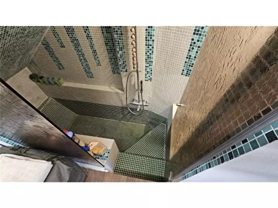 Immagine 19 di Appartamento in vendita  a Firenze