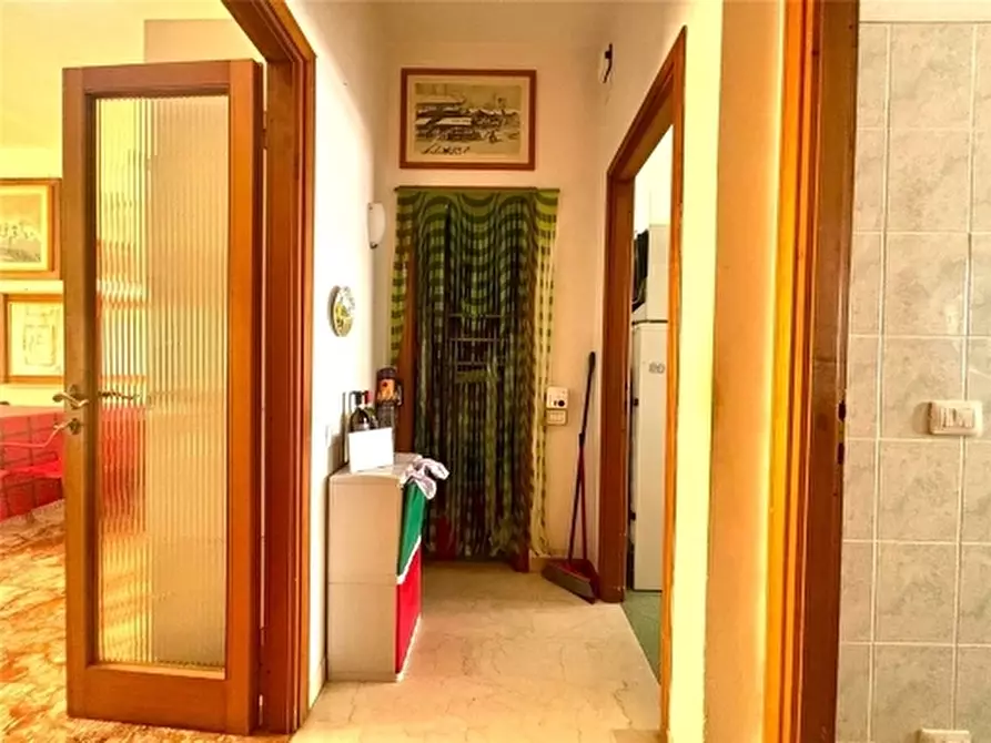 Immagine 11 di Appartamento in vendita  a Firenze