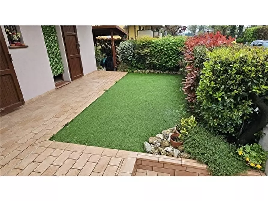 Immagine 2 di Appartamento in vendita  a Ravenna