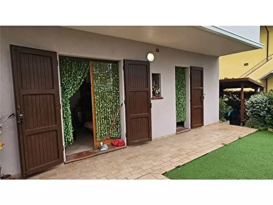 Immagine 3 di Appartamento in vendita  a Ravenna