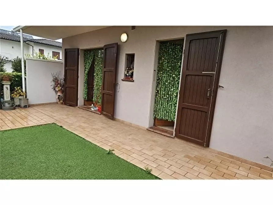 Immagine 5 di Appartamento in vendita  a Ravenna