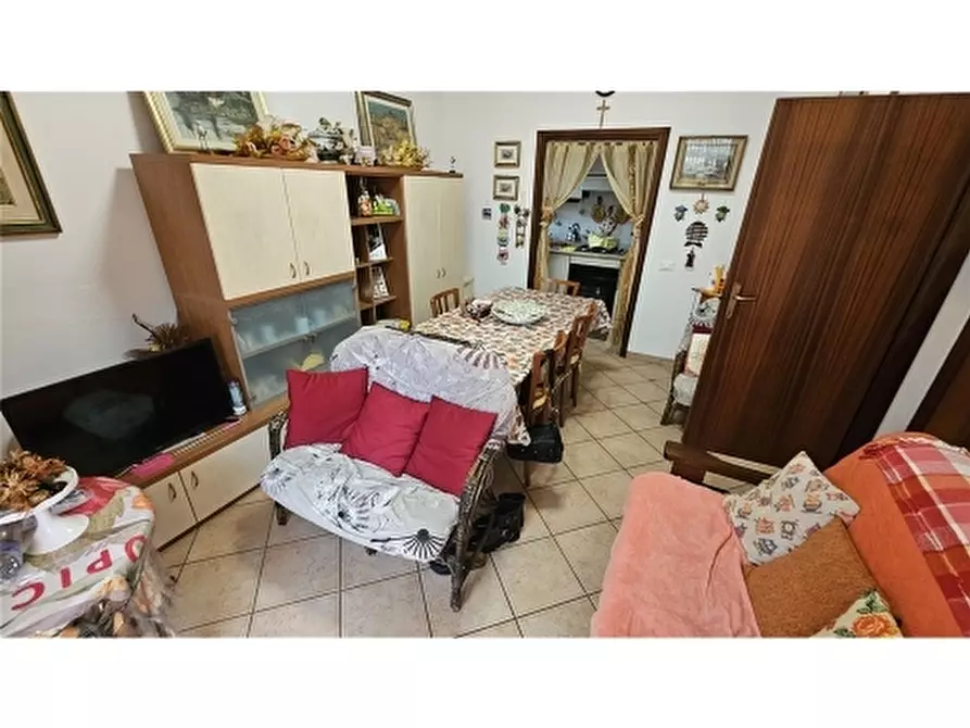 Immagine 11 di Appartamento in vendita  a Ravenna