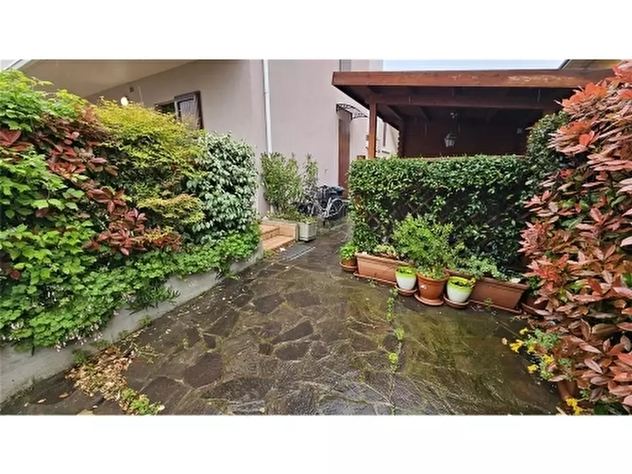 Immagine 36 di Appartamento in vendita  a Ravenna