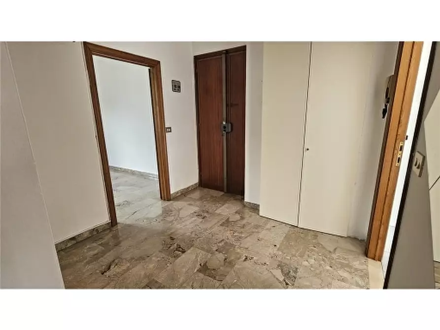 Immagine 2 di Appartamento in vendita  a Firenze